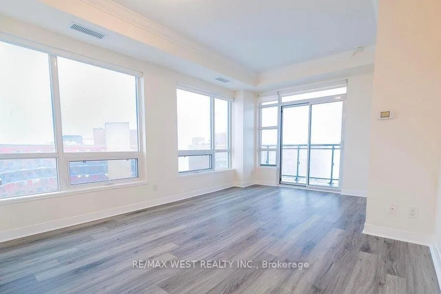 Photo 5 of Unit 1402, 840 Queens Plate Drive, Etobicoke, West Humber-Clairville — HOMEH