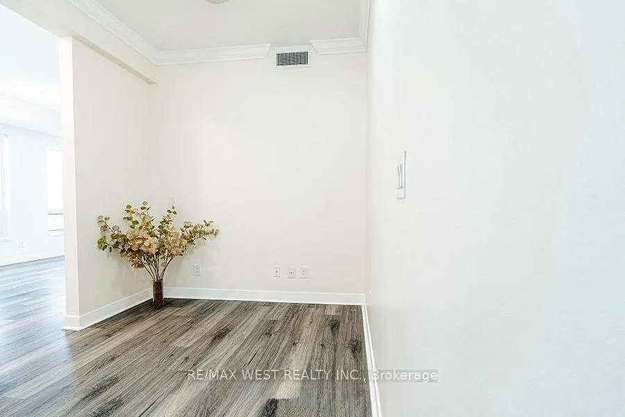 Photo 7 of Unit 1402, 840 Queens Plate Drive, Etobicoke, West Humber-Clairville — HOMEH