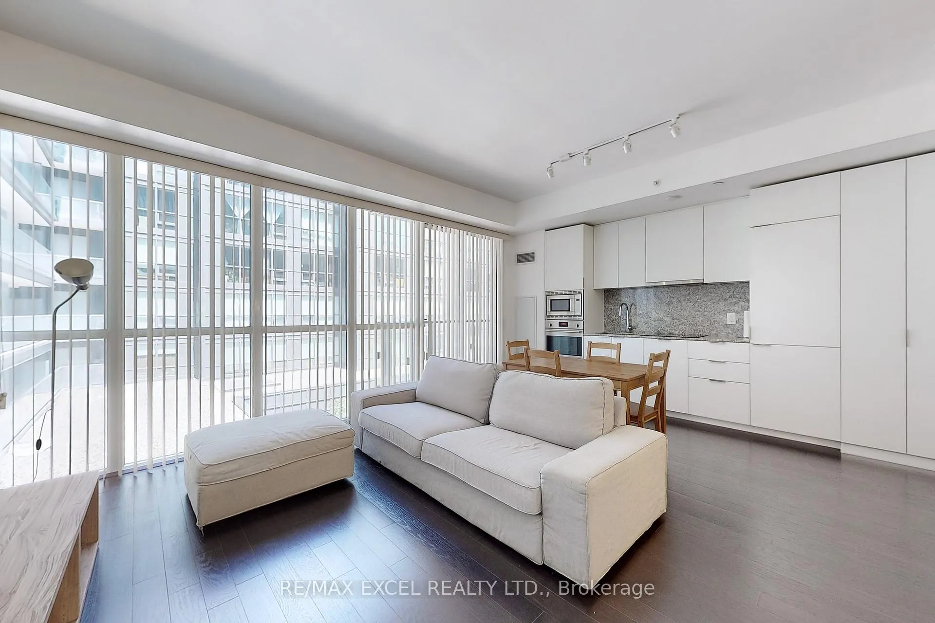 Photo 2 of Unit 404, 955 Bay Street, Toronto, Bay Street Corridor — HOMEH
