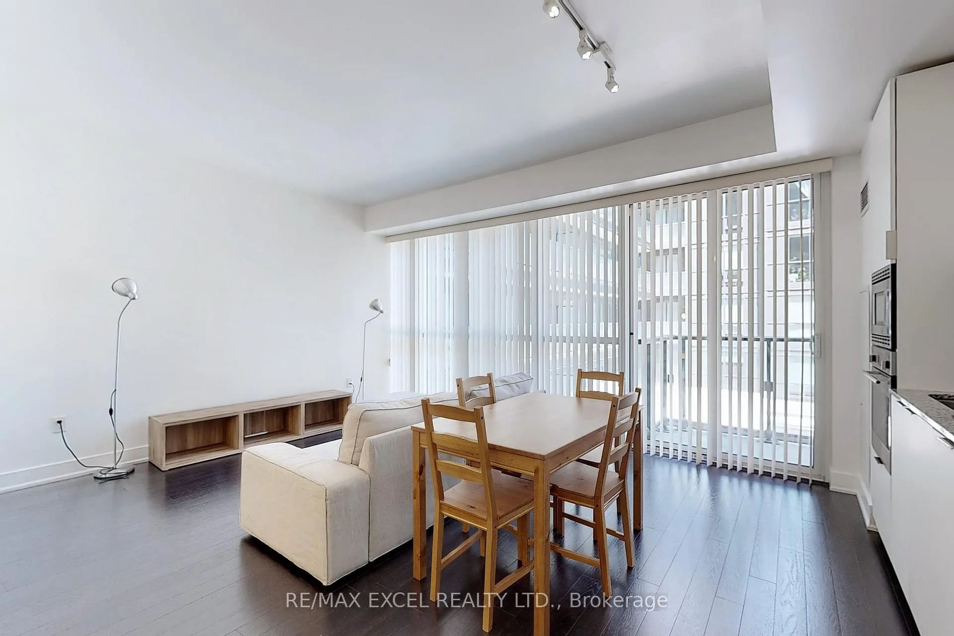 Photo 4 of Unit 404, 955 Bay Street, Toronto, Bay Street Corridor — HOMEH