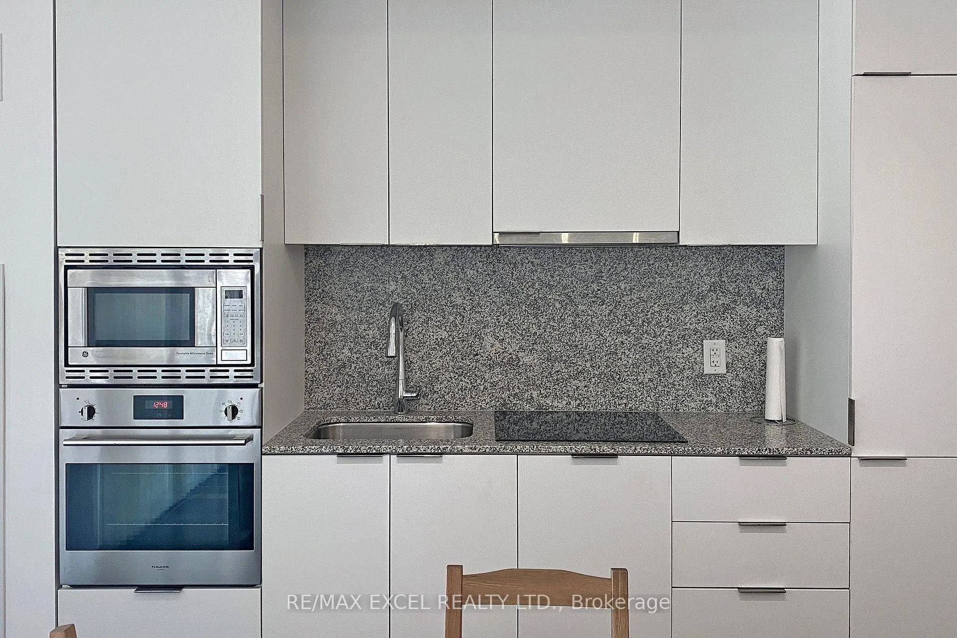Photo 9 of Unit 404, 955 Bay Street, Toronto, Bay Street Corridor — HOMEH