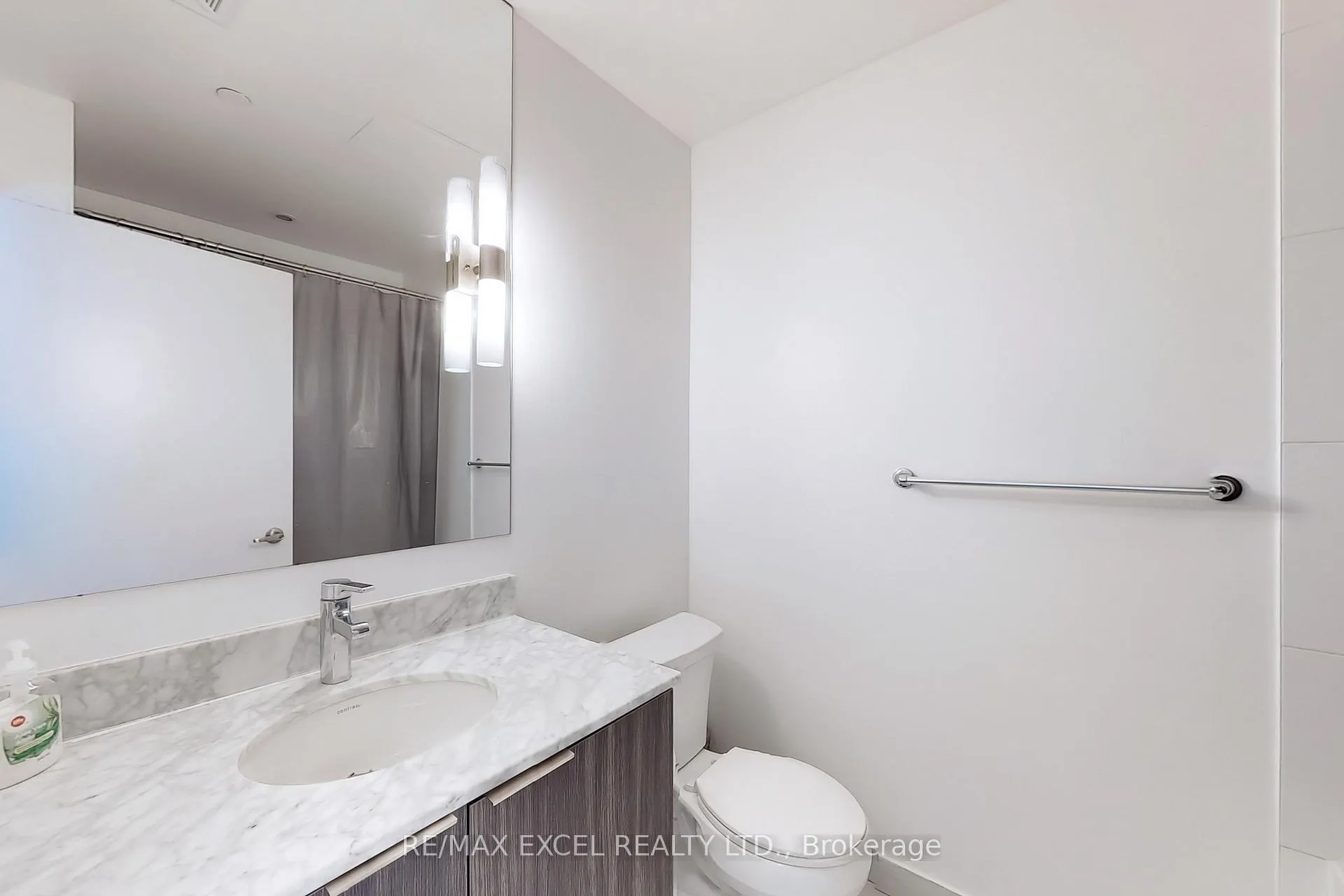 Photo 12 of Unit 404, 955 Bay Street, Toronto, Bay Street Corridor — HOMEH