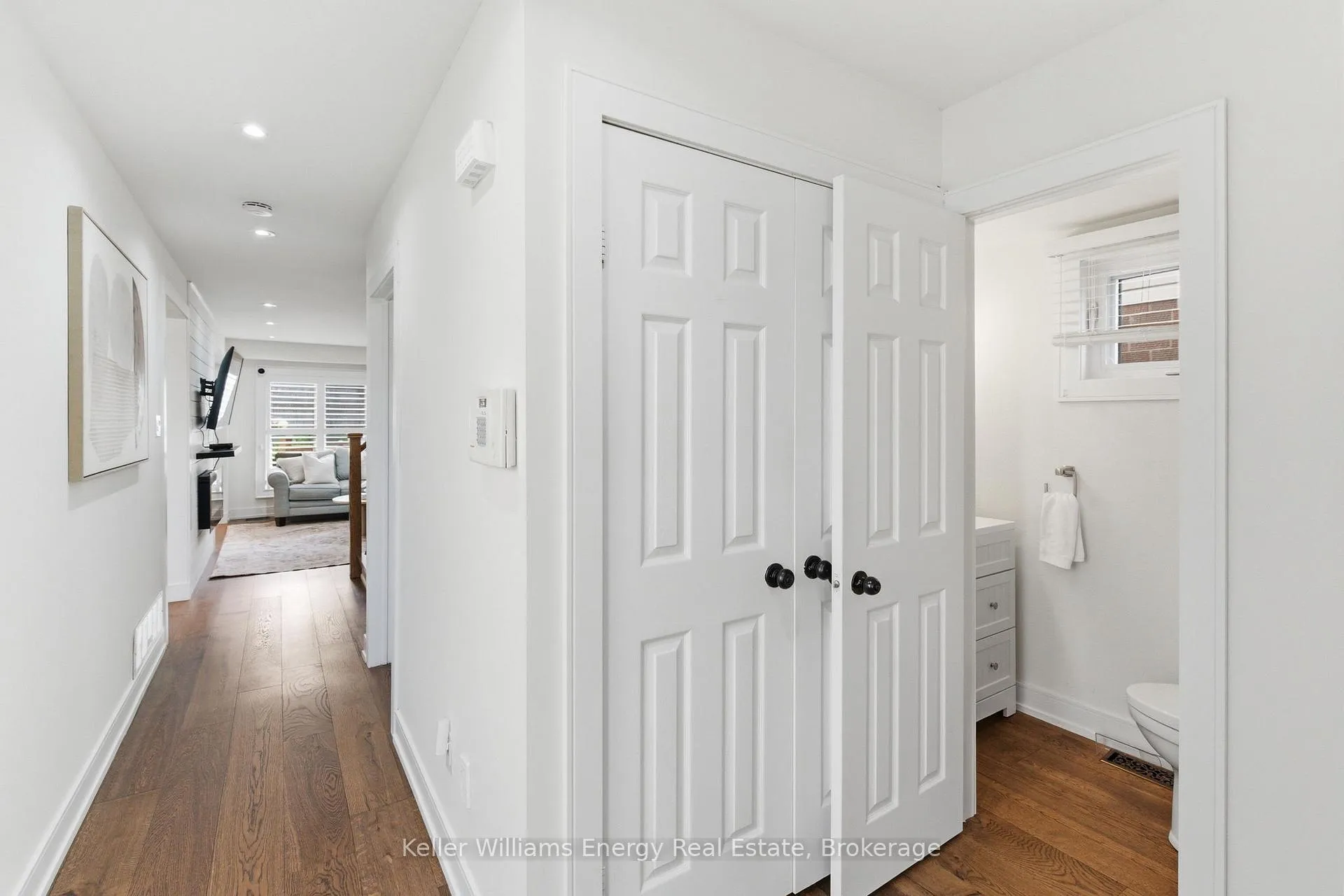 Photo 8 of 25 Barnes Drive, Ajax, Central — HOMEH
