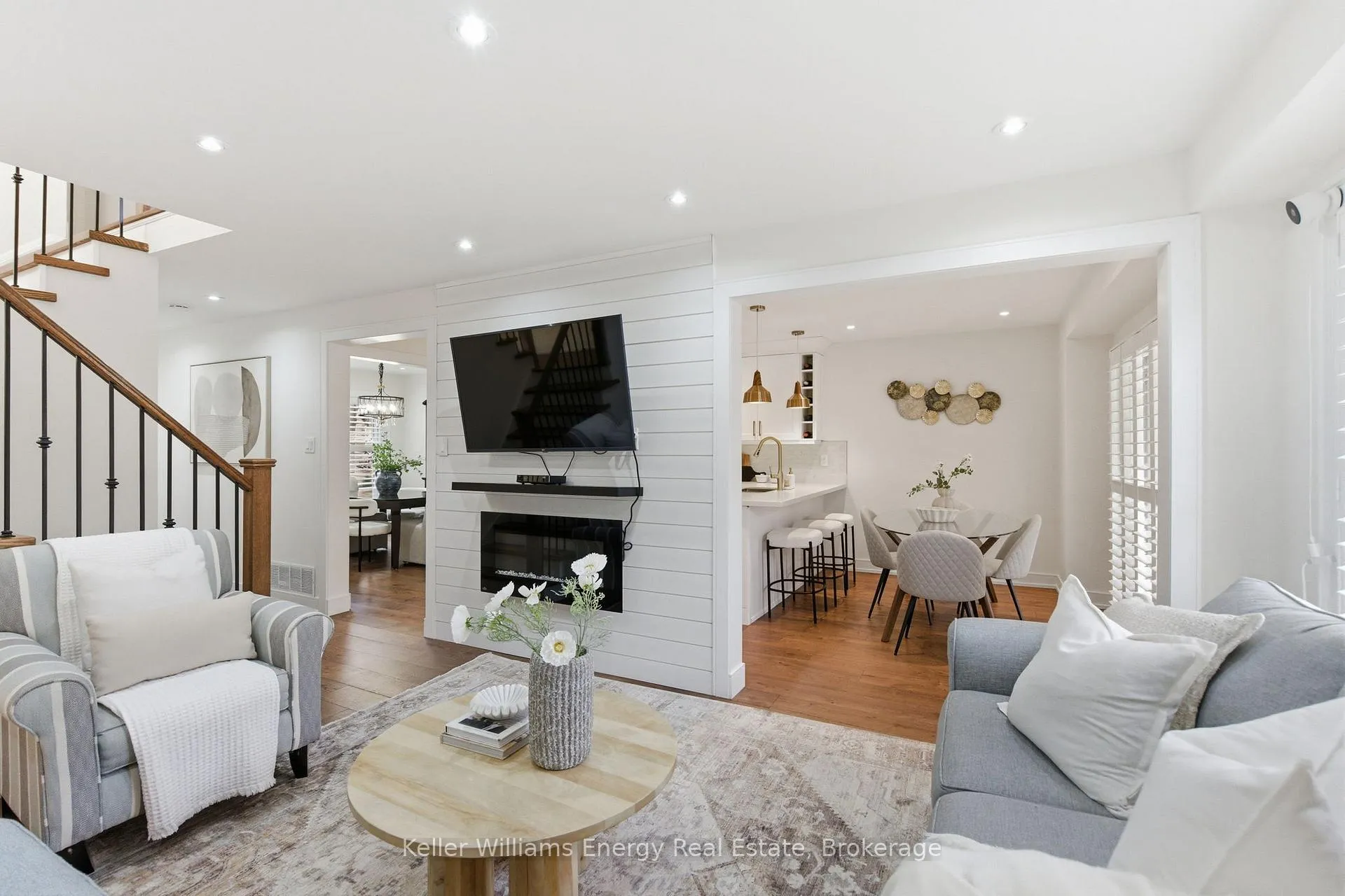 Photo 14 of 25 Barnes Drive, Ajax, Central — HOMEH