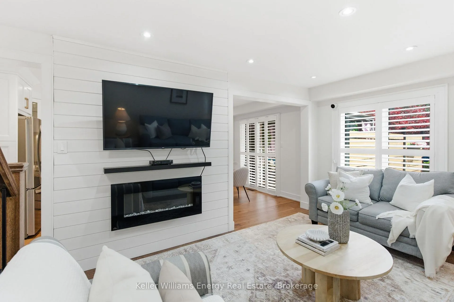 Photo 16 of 25 Barnes Drive, Ajax, Central — HOMEH