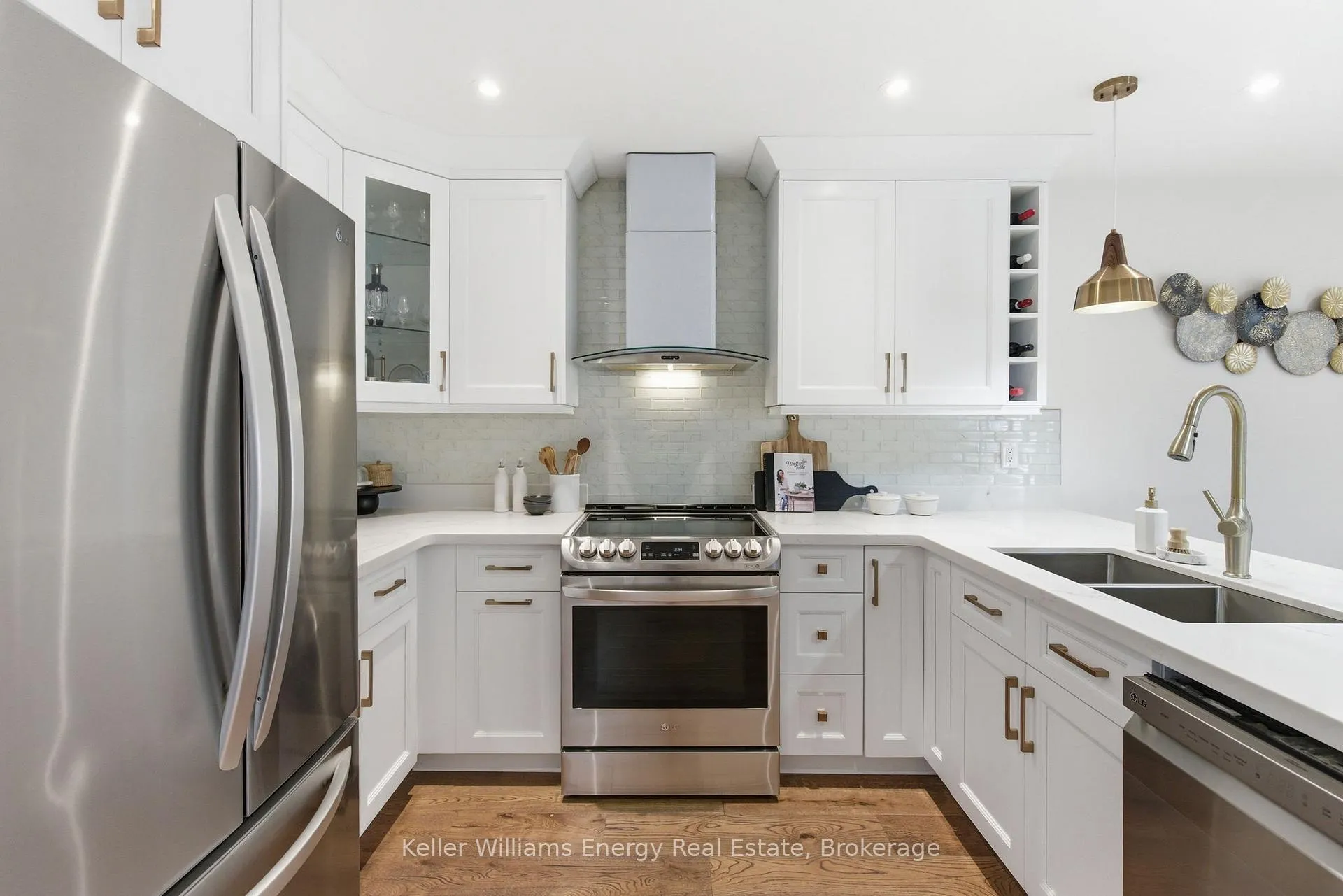 Photo 20 of 25 Barnes Drive, Ajax, Central — HOMEH