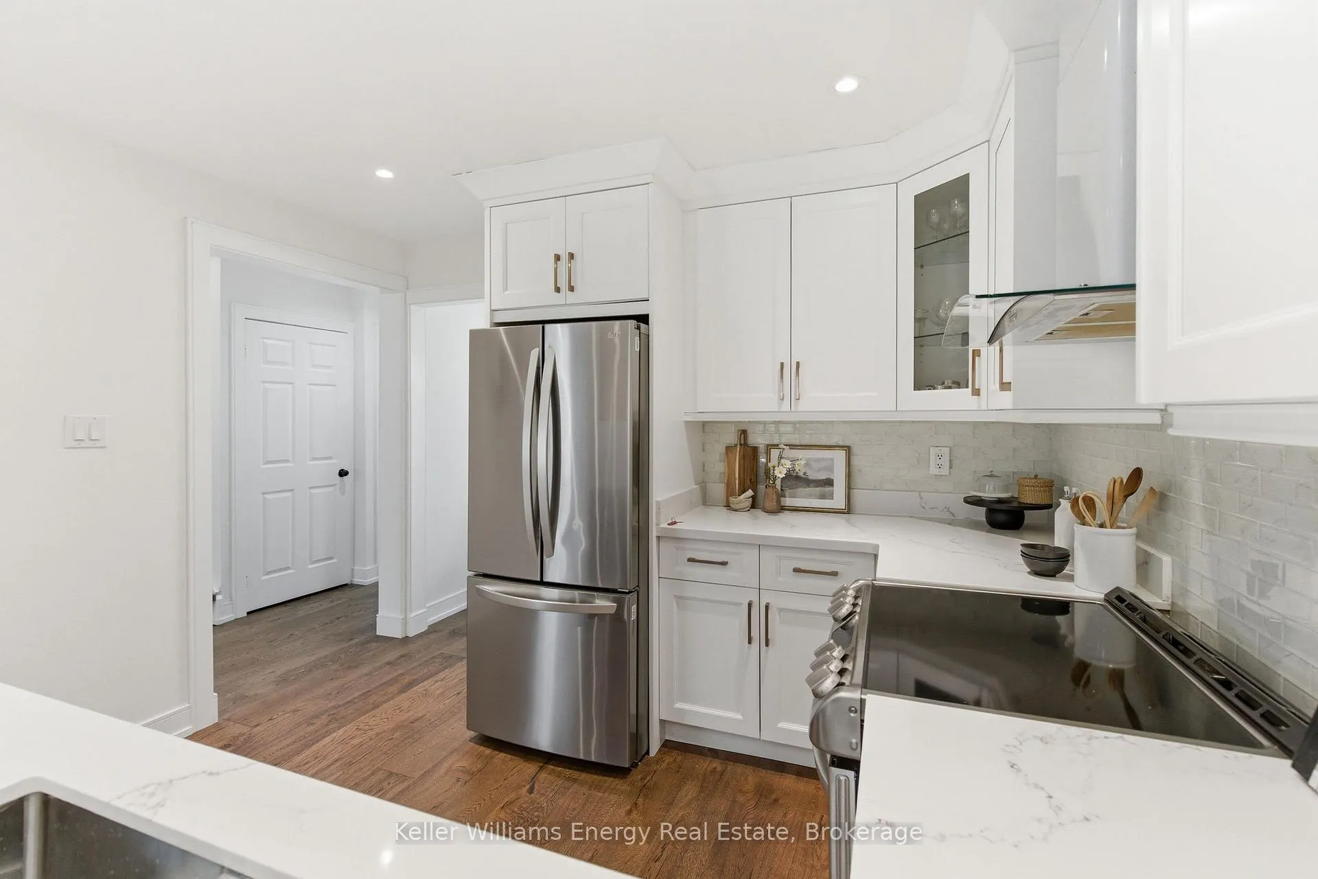 Photo 21 of 25 Barnes Drive, Ajax, Central — HOMEH