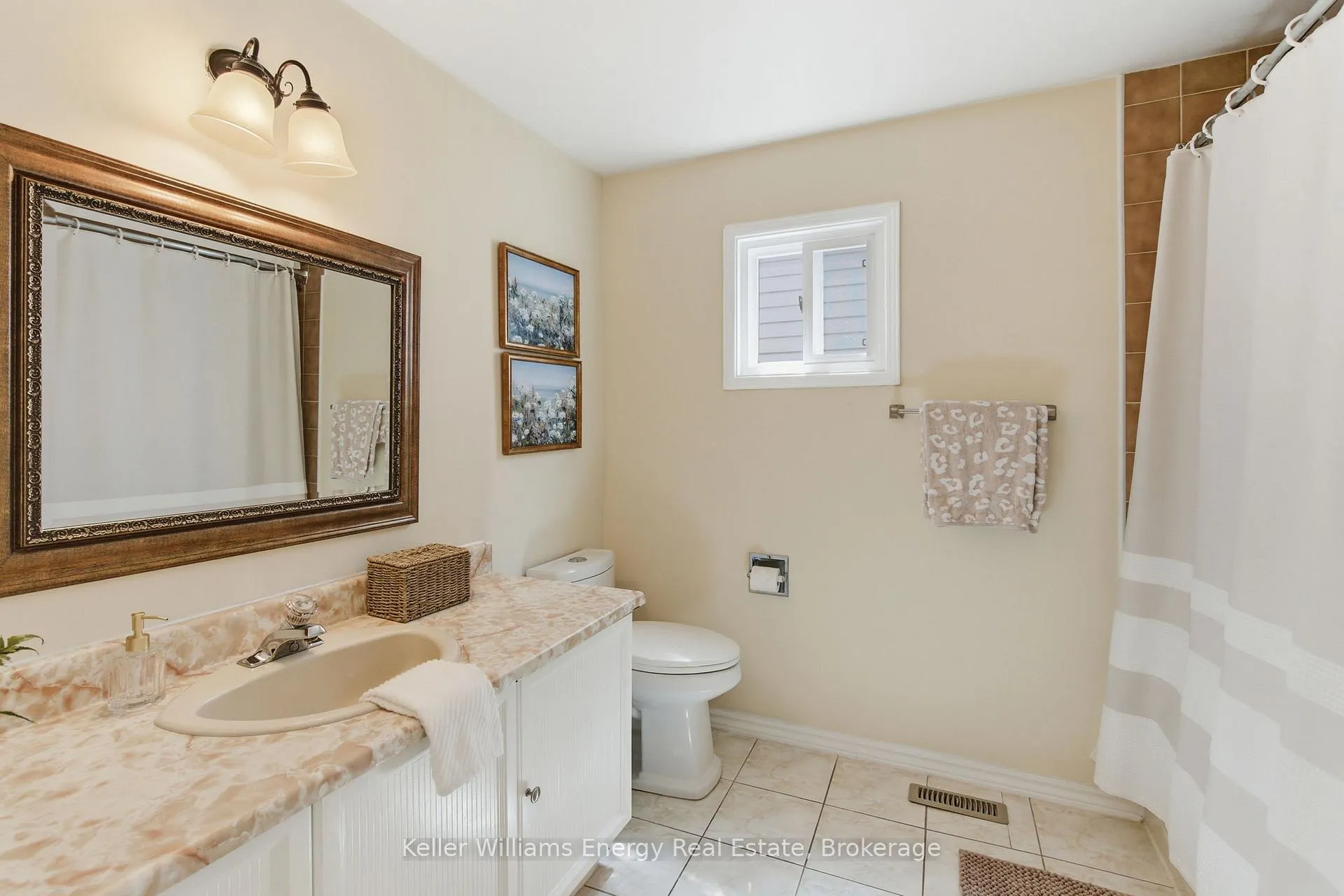 Photo 35 of 25 Barnes Drive, Ajax, Central — HOMEH