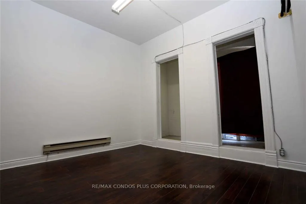 Photo 4 of Unit #B, 324 Spadina Avenue, Toronto, Kensington-Chinatown — HOMEH