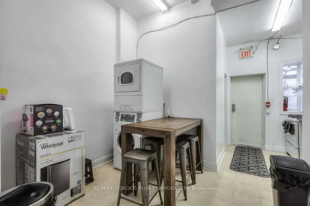 Photo 11 of Unit #B, 324 Spadina Avenue, Toronto, Kensington-Chinatown — HOMEH