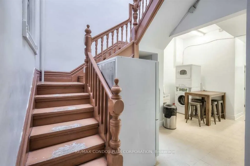 Photo 14 of Unit #B, 324 Spadina Avenue, Toronto, Kensington-Chinatown — HOMEH