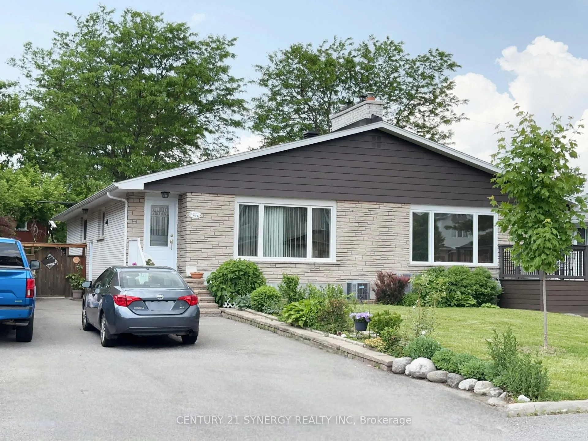 Photo 1 of Unit 2, 1236 Clyde Avenue, Ottawa, Copeland Park — HOMEH