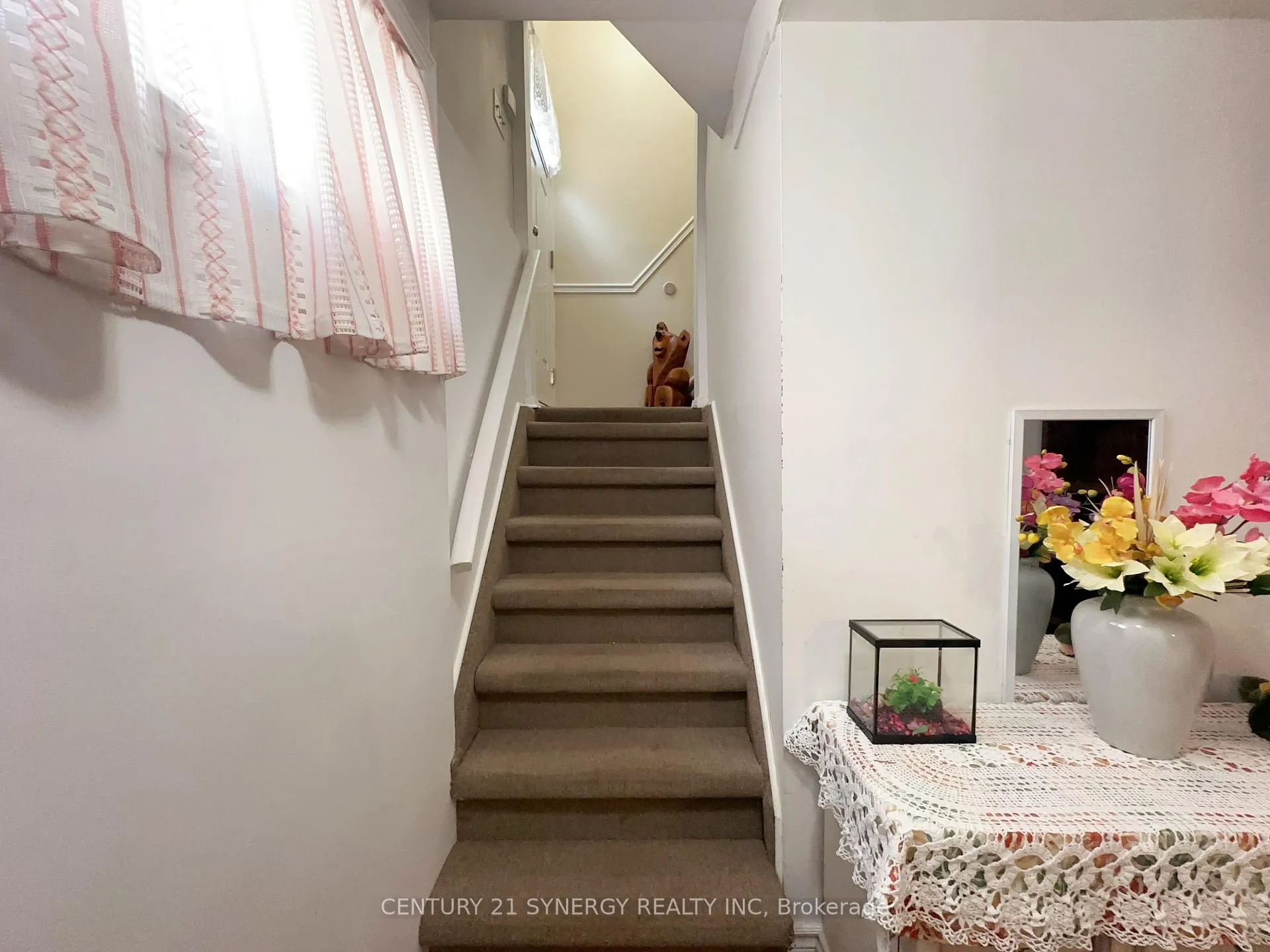 Photo 5 of Unit 2, 1236 Clyde Avenue, Ottawa, Copeland Park — HOMEH