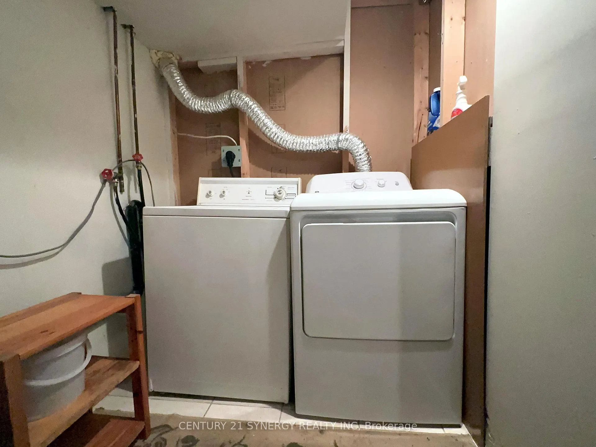 Photo 17 of Unit 2, 1236 Clyde Avenue, Ottawa, Copeland Park — HOMEH