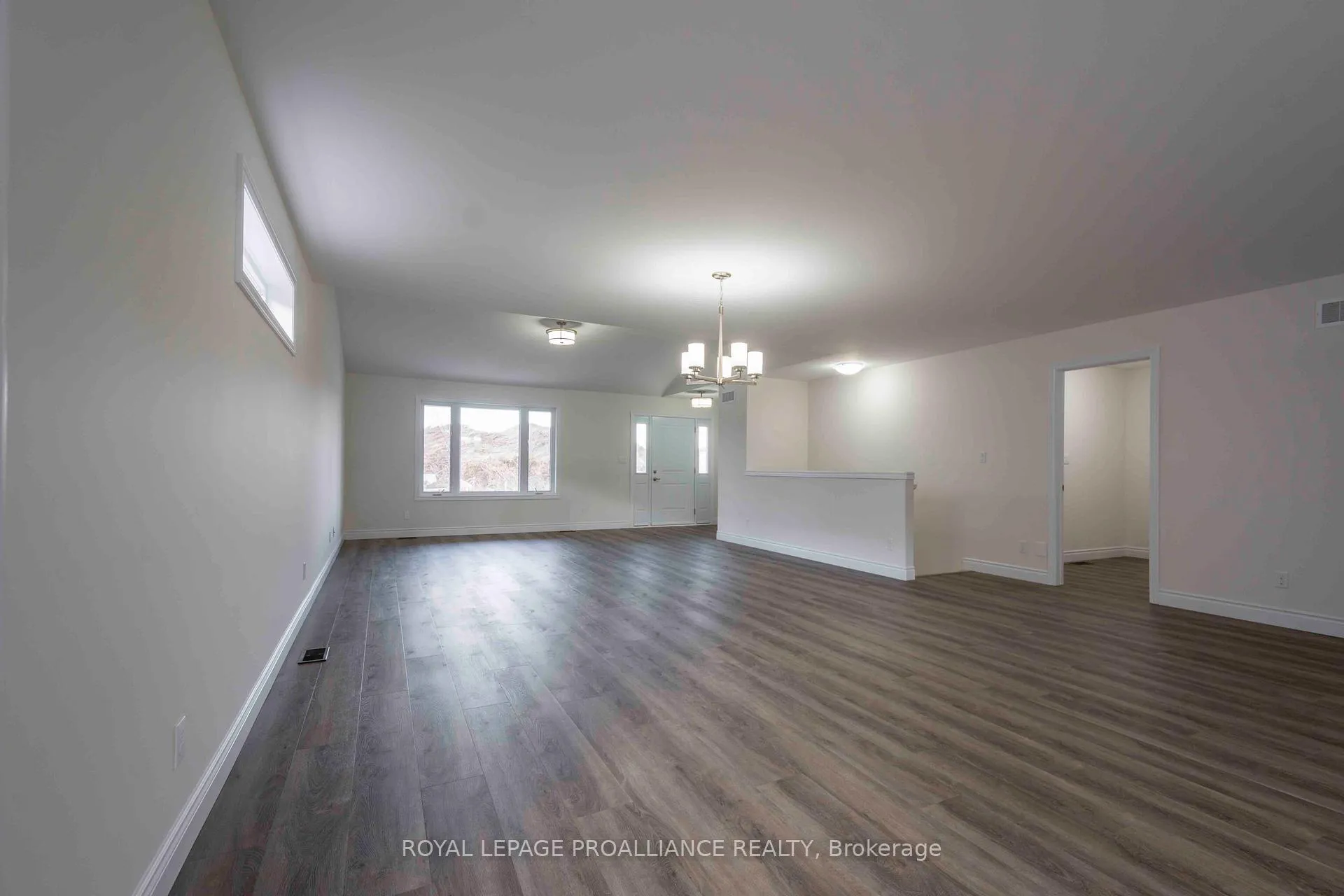 Photo 9 of 110 Farrington Crescent, Prince Edward County, Picton Ward — HOMEH