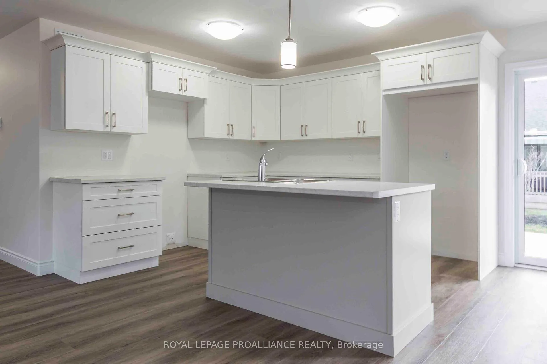 Photo 10 of 110 Farrington Crescent, Prince Edward County, Picton Ward — HOMEH