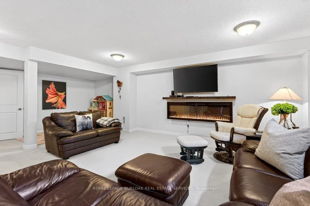 Photo 31 of 523 Terrace Way, Oakville, Sixteen Hollow — HOMEH