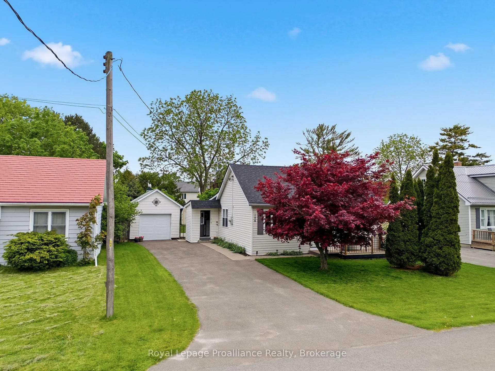 Photo 2 of 106 Karl Street, Belleville, Belleville Ward — HOMEH