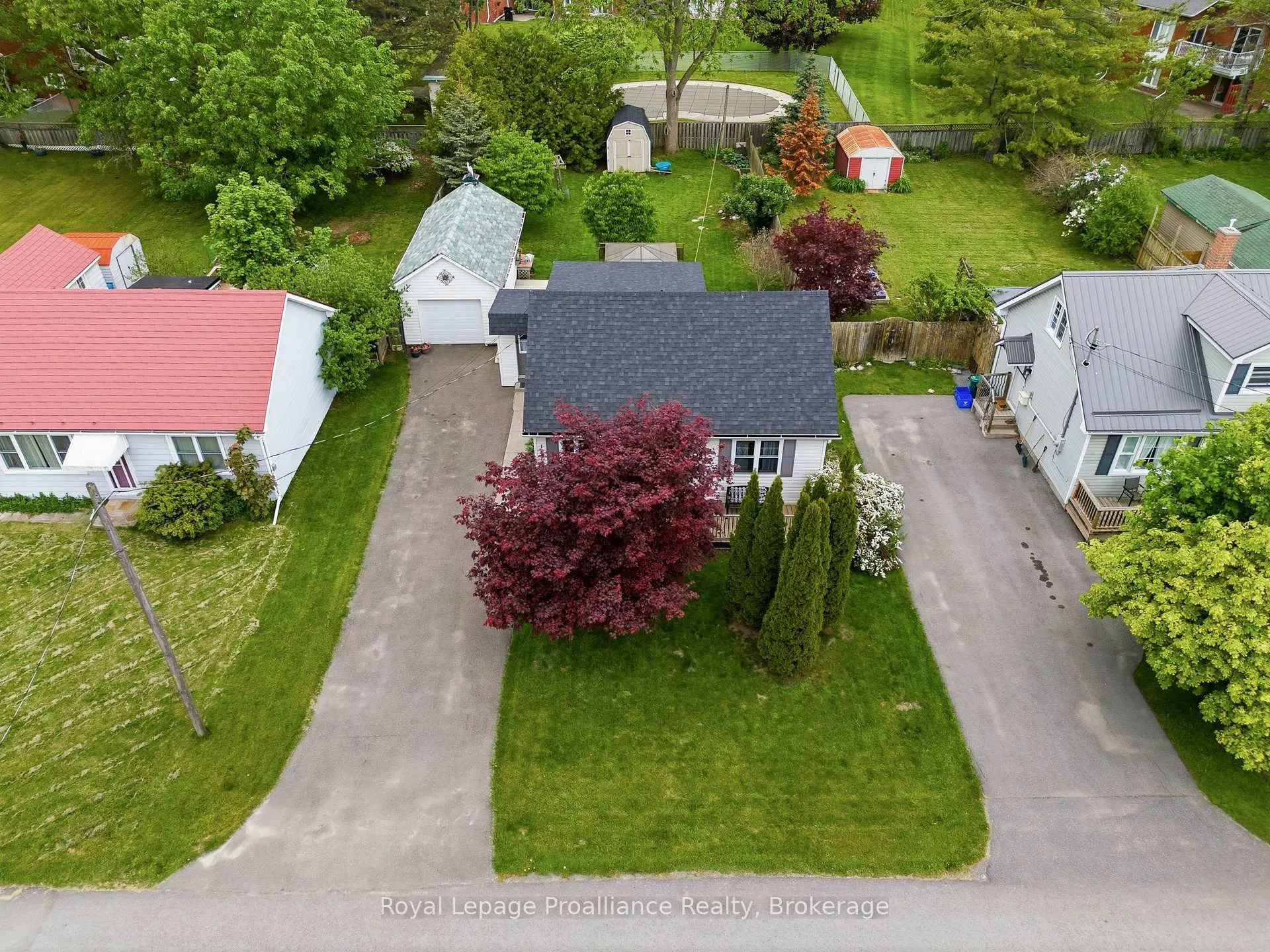 Photo 3 of 106 Karl Street, Belleville, Belleville Ward — HOMEH