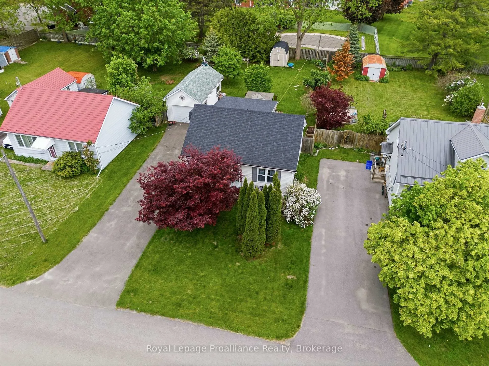 Photo 4 of 106 Karl Street, Belleville, Belleville Ward — HOMEH