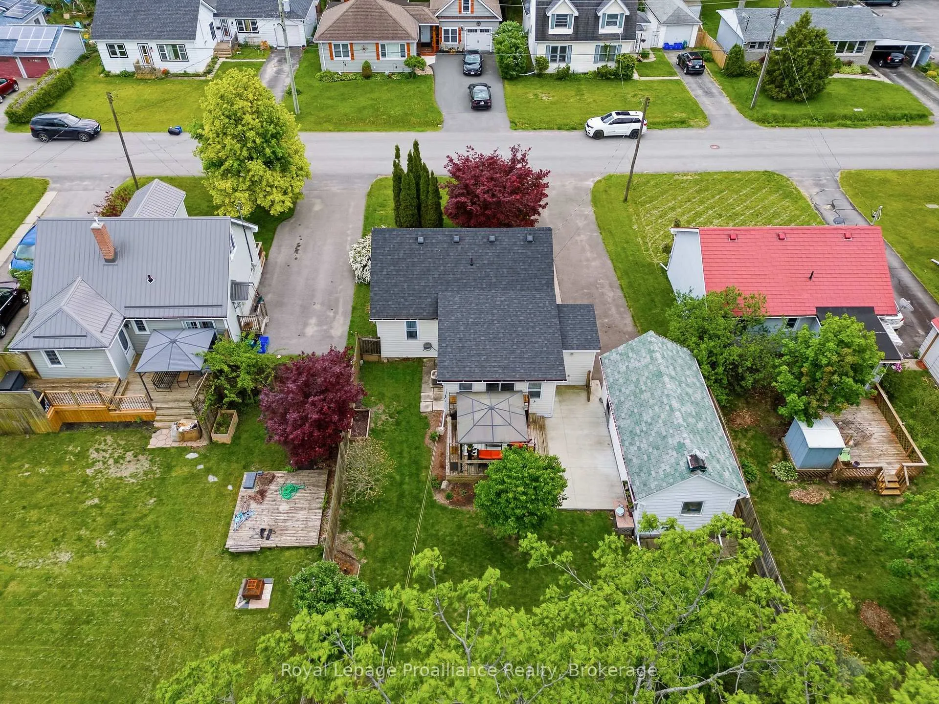 Photo 5 of 106 Karl Street, Belleville, Belleville Ward — HOMEH