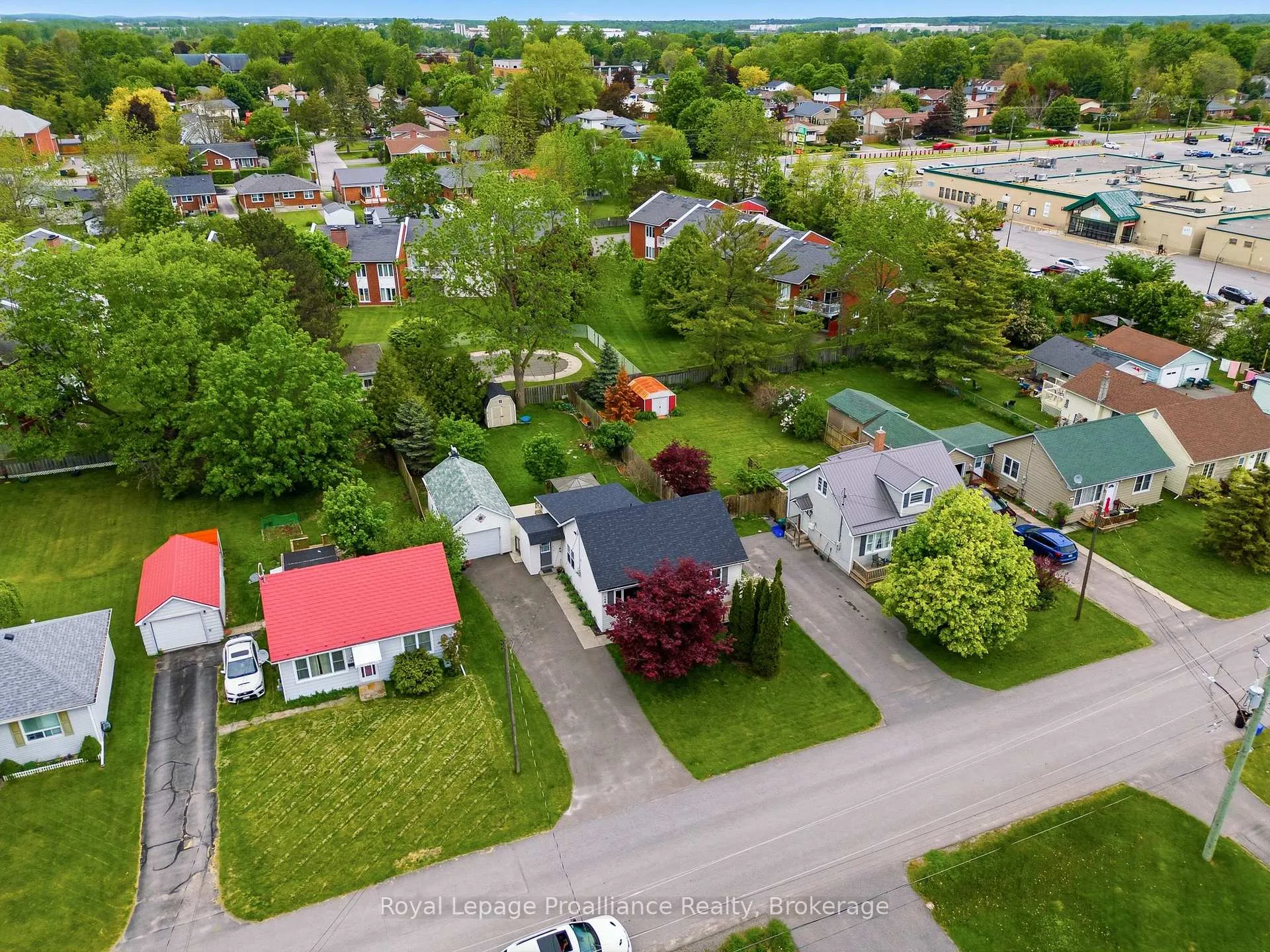 Photo 11 of 106 Karl Street, Belleville, Belleville Ward — HOMEH
