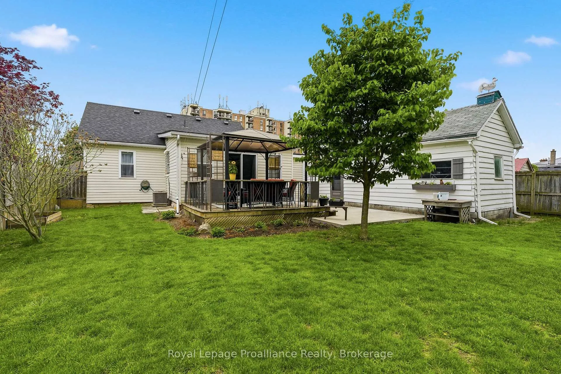 Photo 17 of 106 Karl Street, Belleville, Belleville Ward — HOMEH