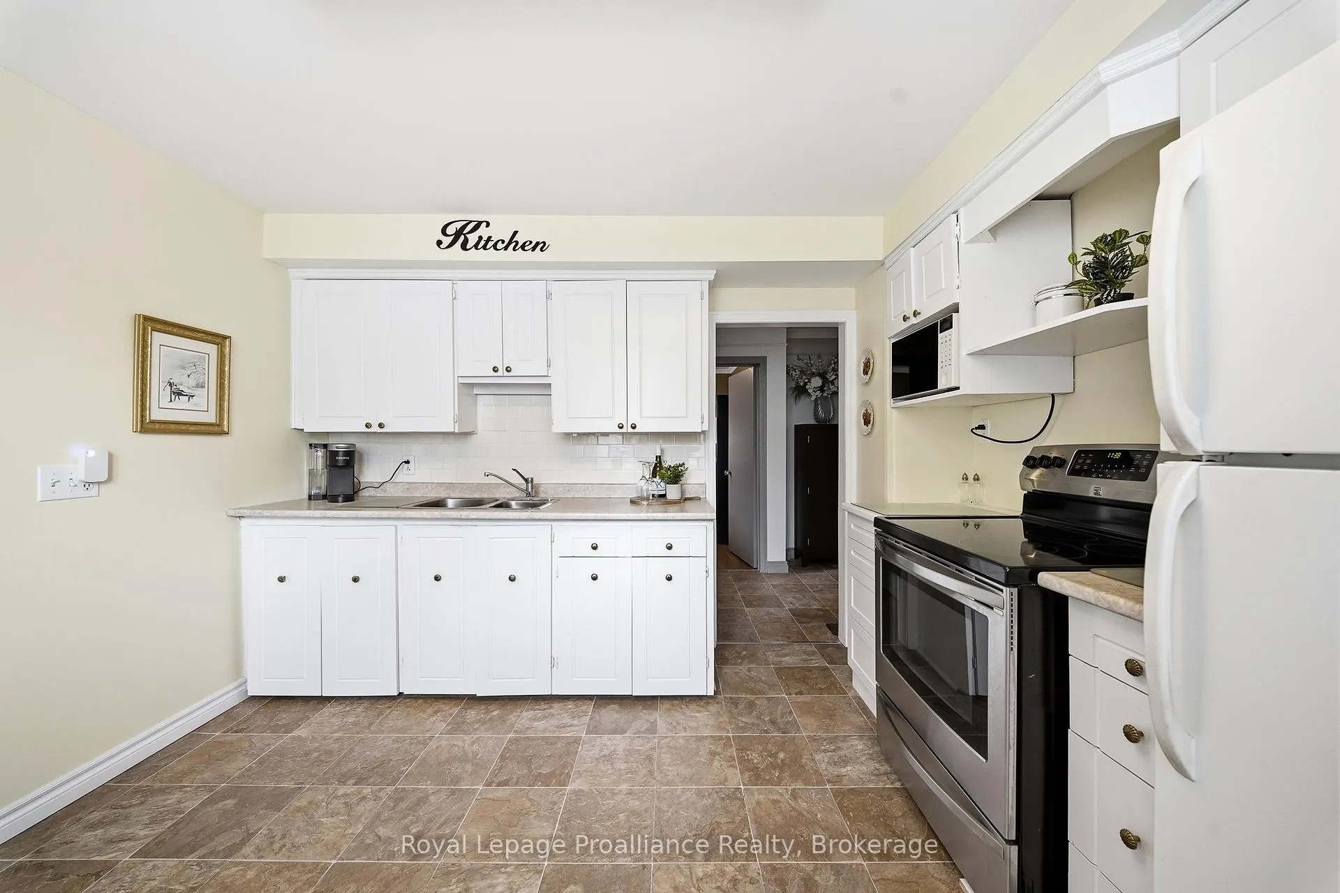 Photo 25 of 106 Karl Street, Belleville, Belleville Ward — HOMEH