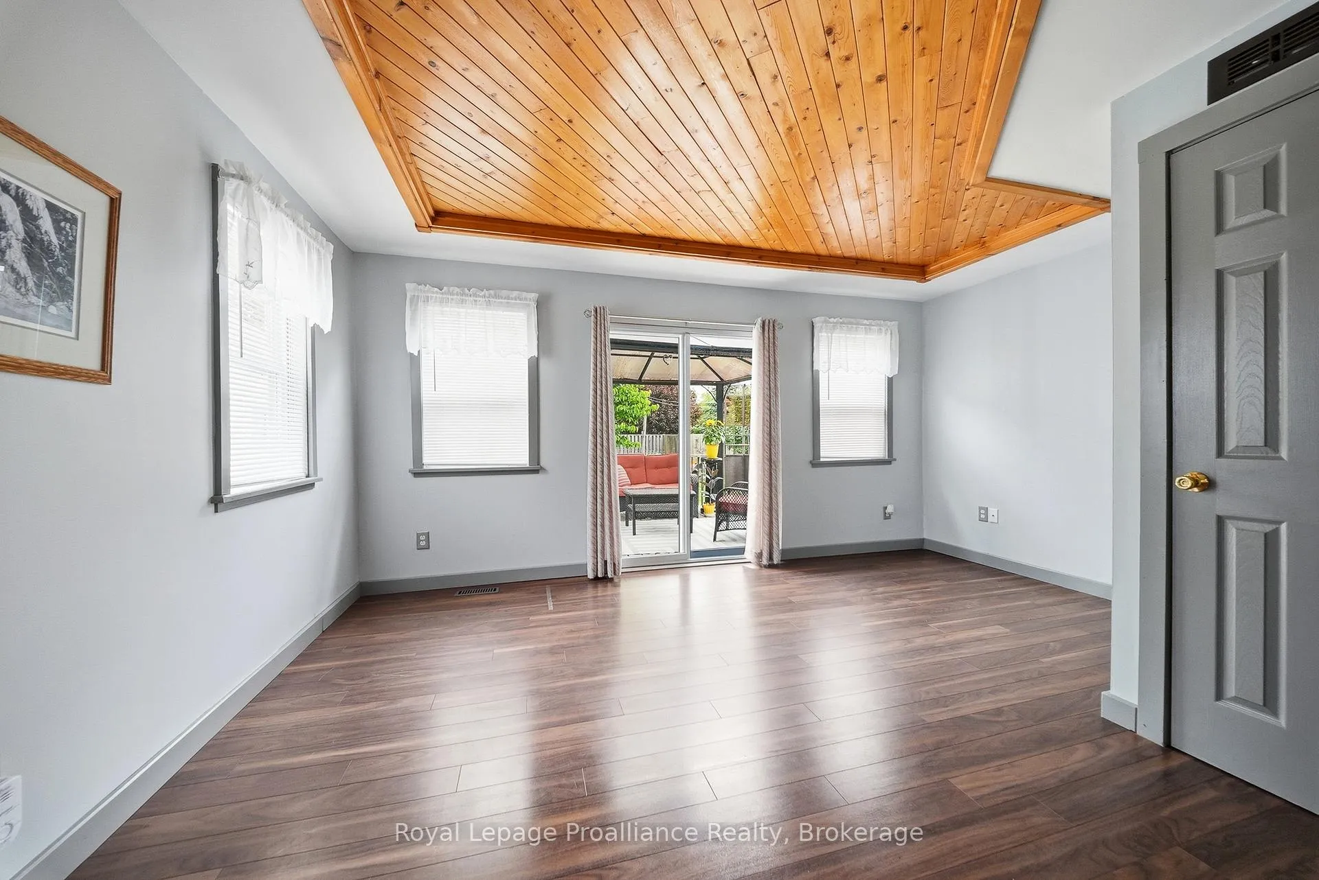 Photo 37 of 106 Karl Street, Belleville, Belleville Ward — HOMEH