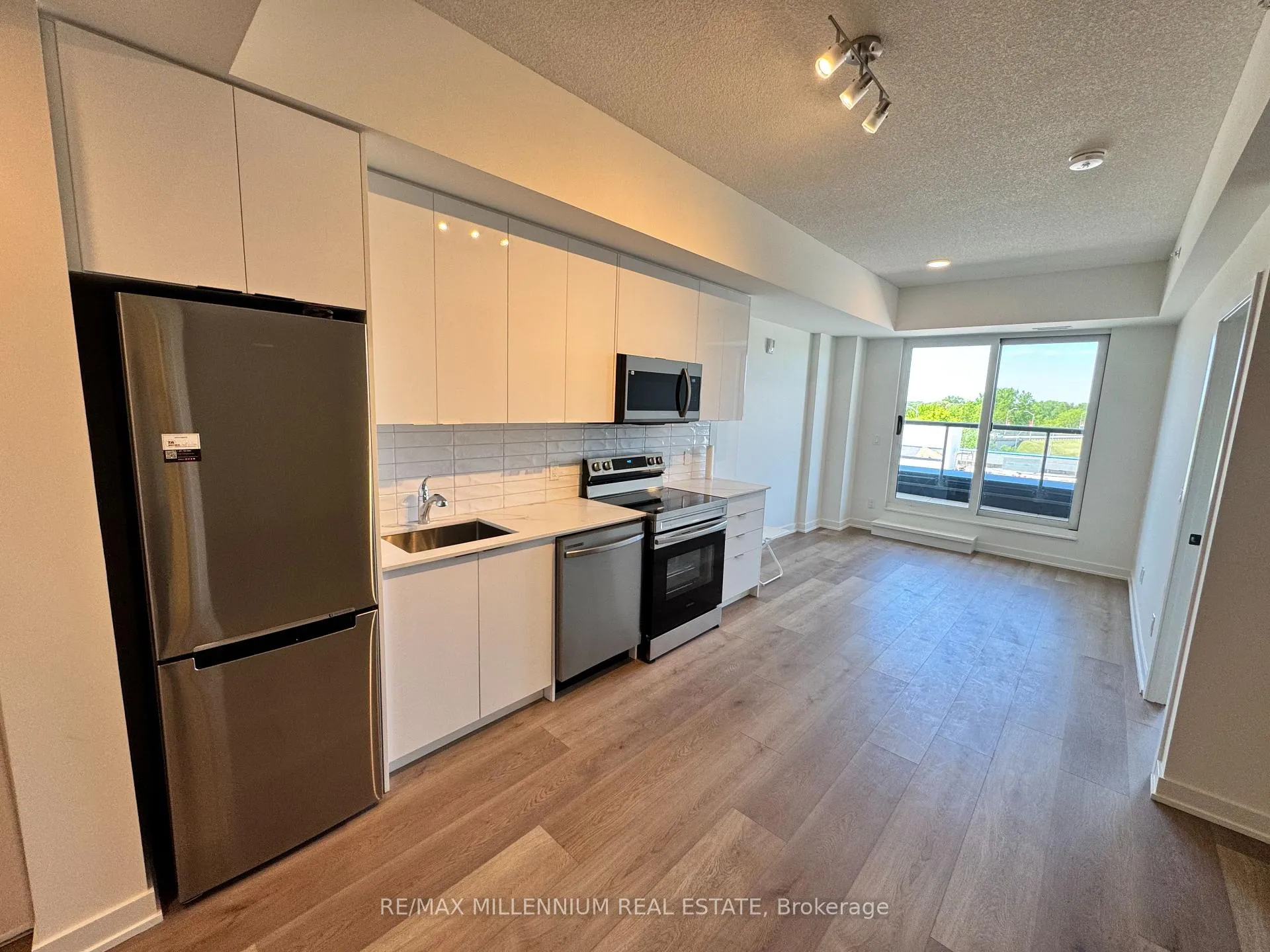 Front of Unit 513, 33 Erie Avenue