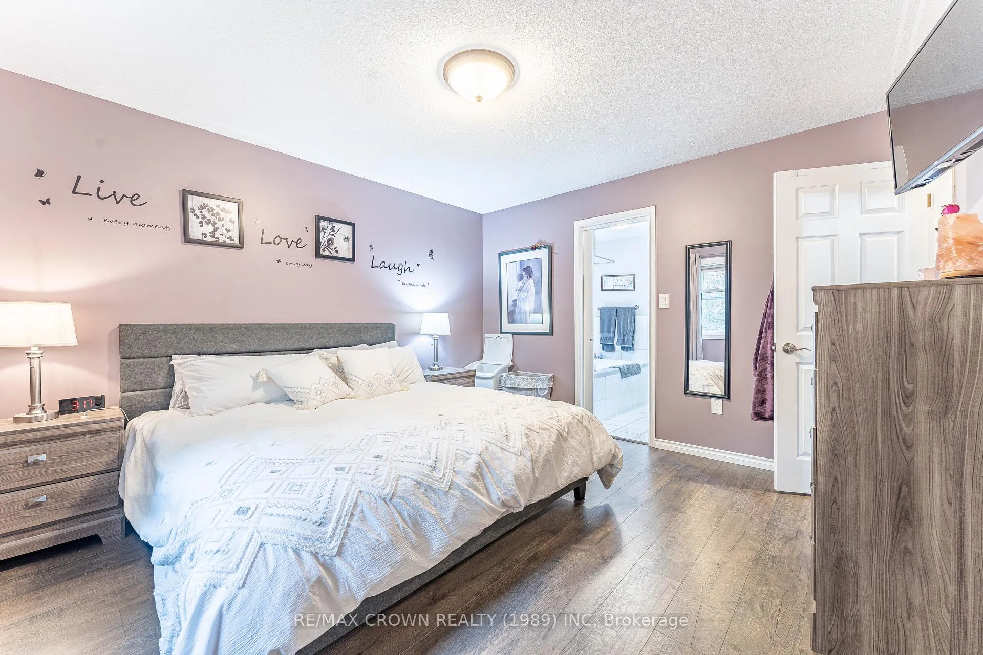 Photo 15 of 309 Pearce Street, North Bay, Airport — HOMEH
