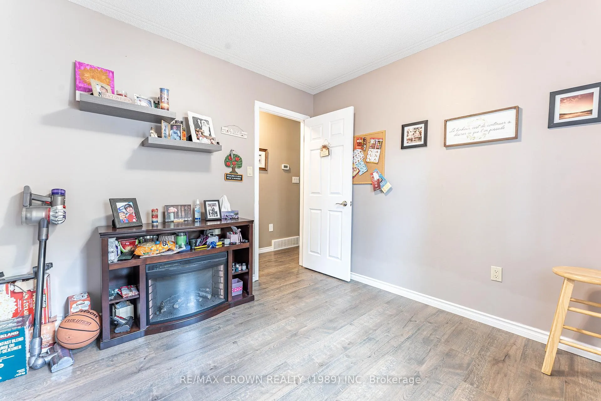 Photo 19 of 309 Pearce Street, North Bay, Airport — HOMEH