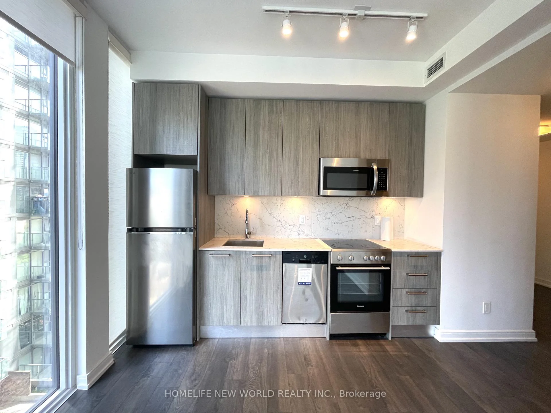 Photo 11 of Unit 907, 28 Wellesley Street E, Toronto, Church-Yonge Corridor — HOMEH