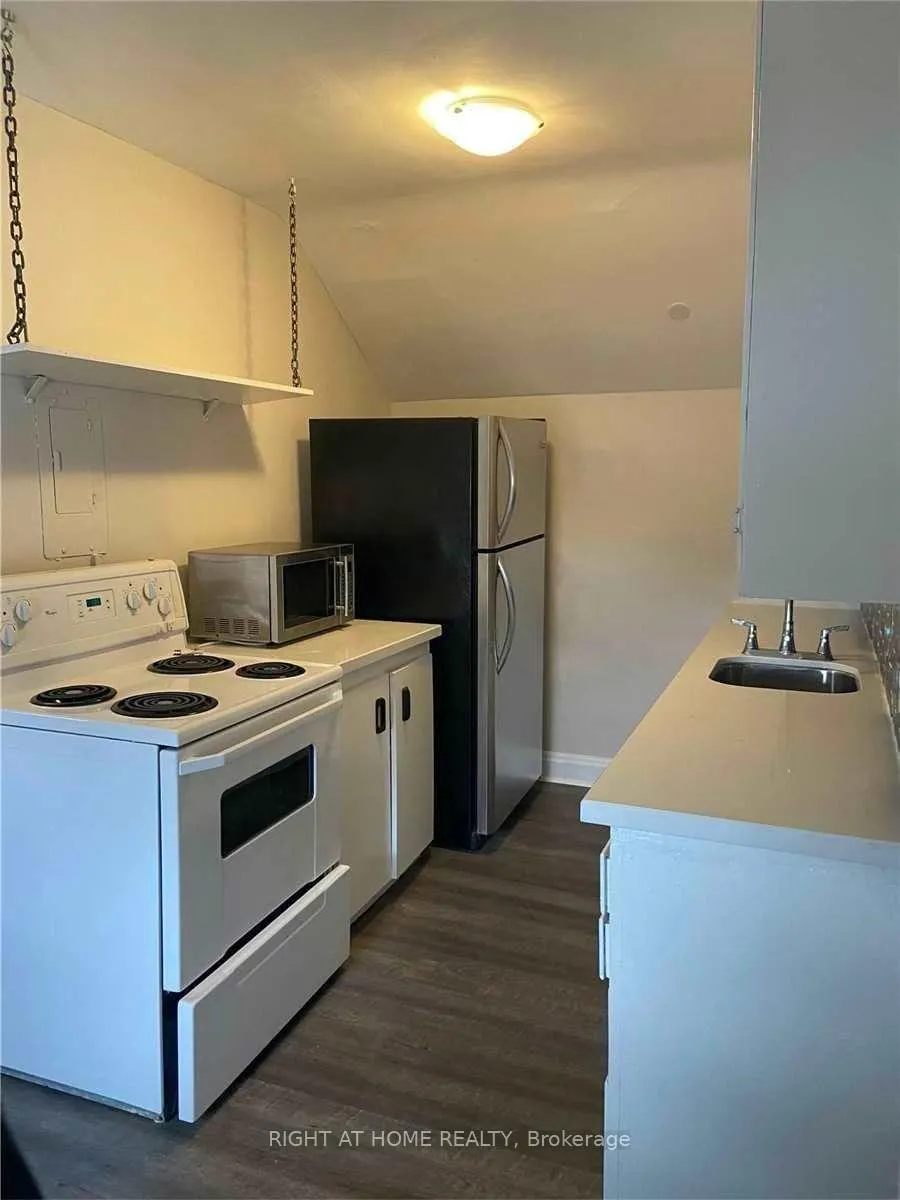 Photo 5 of Unit 3, 178 Adelaide Avenue E, Oshawa, O'Neill — HOMEH