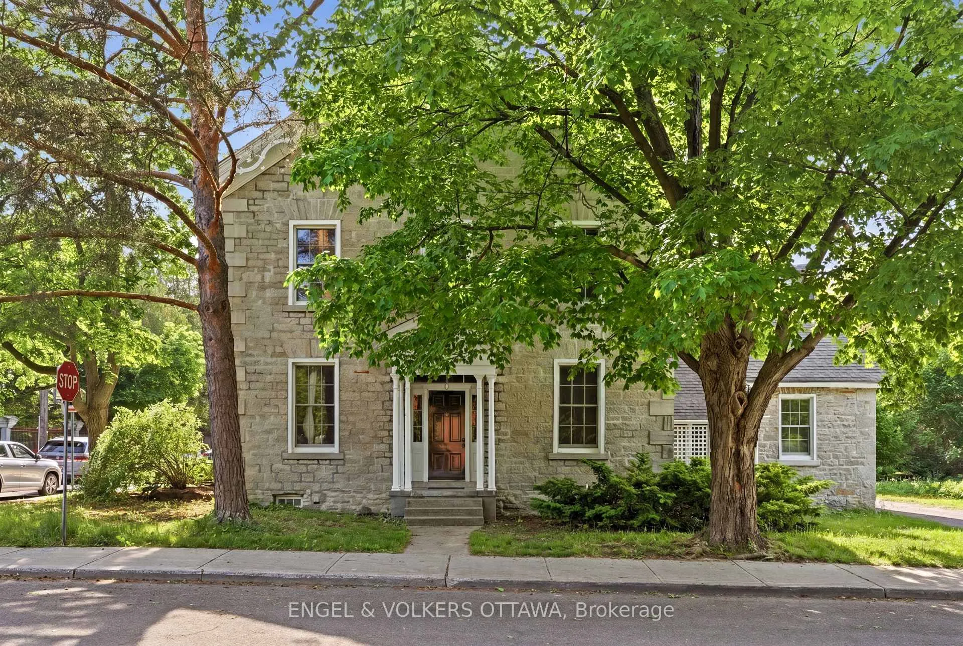 Front of 71 Thomas Street
