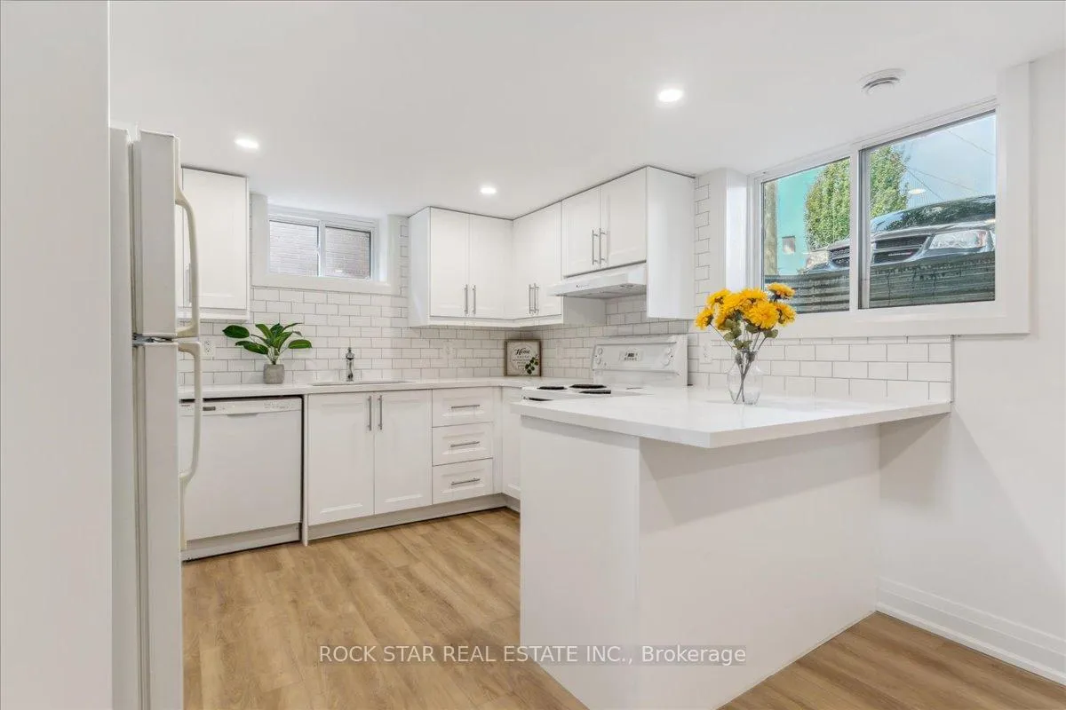 Photo 5 of Unit #Lower, 129 West 32nd Street, Hamilton, Westcliffe — HOMEH