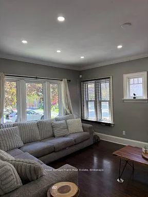 Photo 6 of 94 Roxborough Avenue, Oshawa, O'Neill — HOMEH