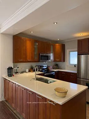 Photo 10 of 94 Roxborough Avenue, Oshawa, O'Neill — HOMEH