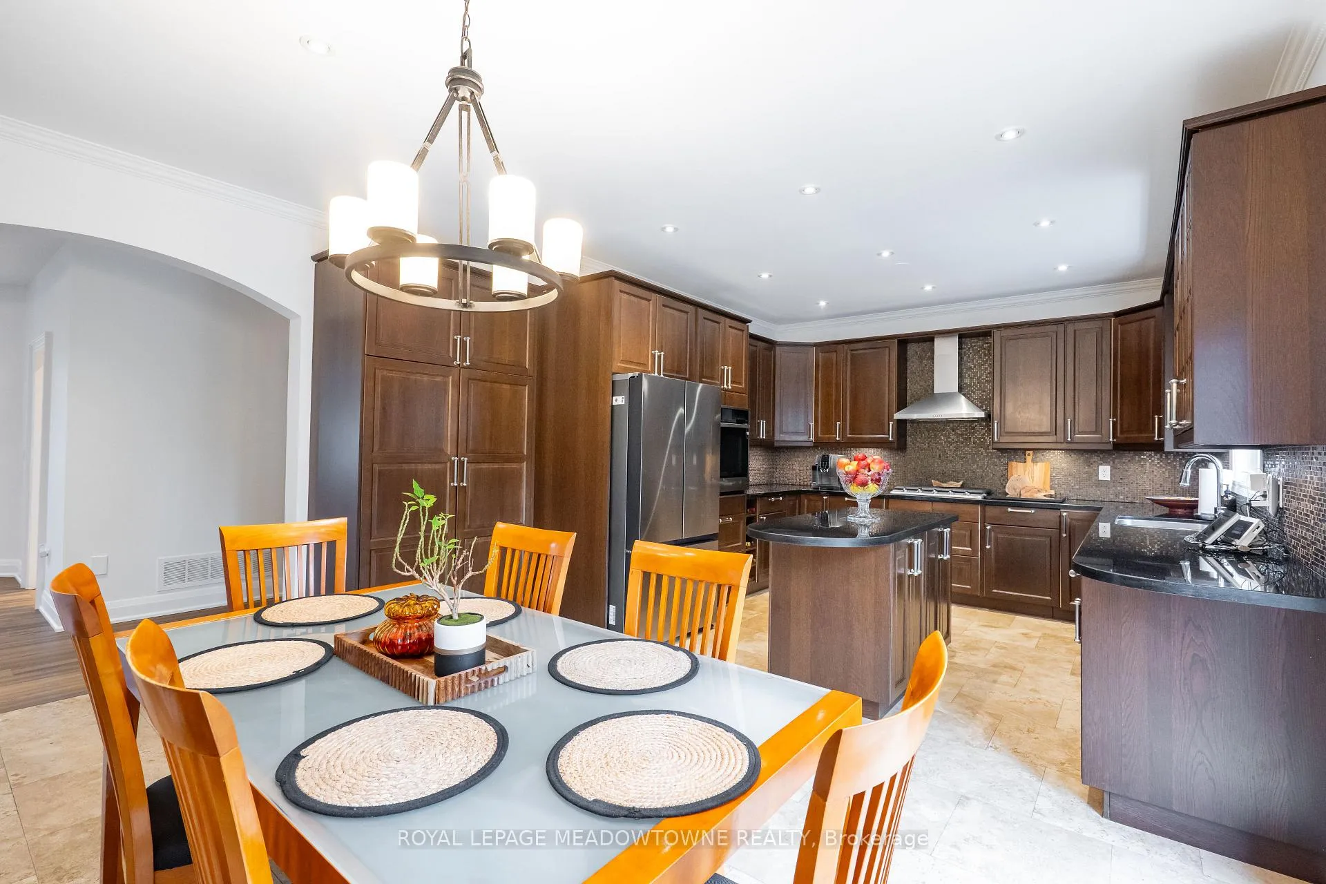 Photo 10 of 26 Emperor Drive, Brampton, Vales of Castlemore — HOMEH