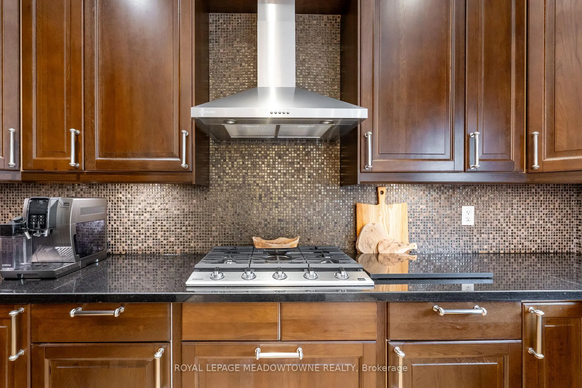 Photo 13 of 26 Emperor Drive, Brampton, Vales of Castlemore — HOMEH