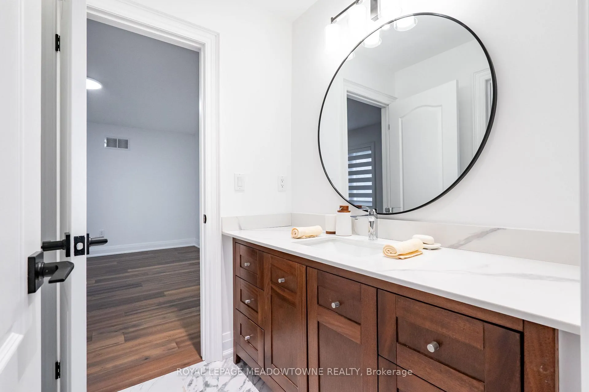 Photo 17 of 26 Emperor Drive, Brampton, Vales of Castlemore — HOMEH