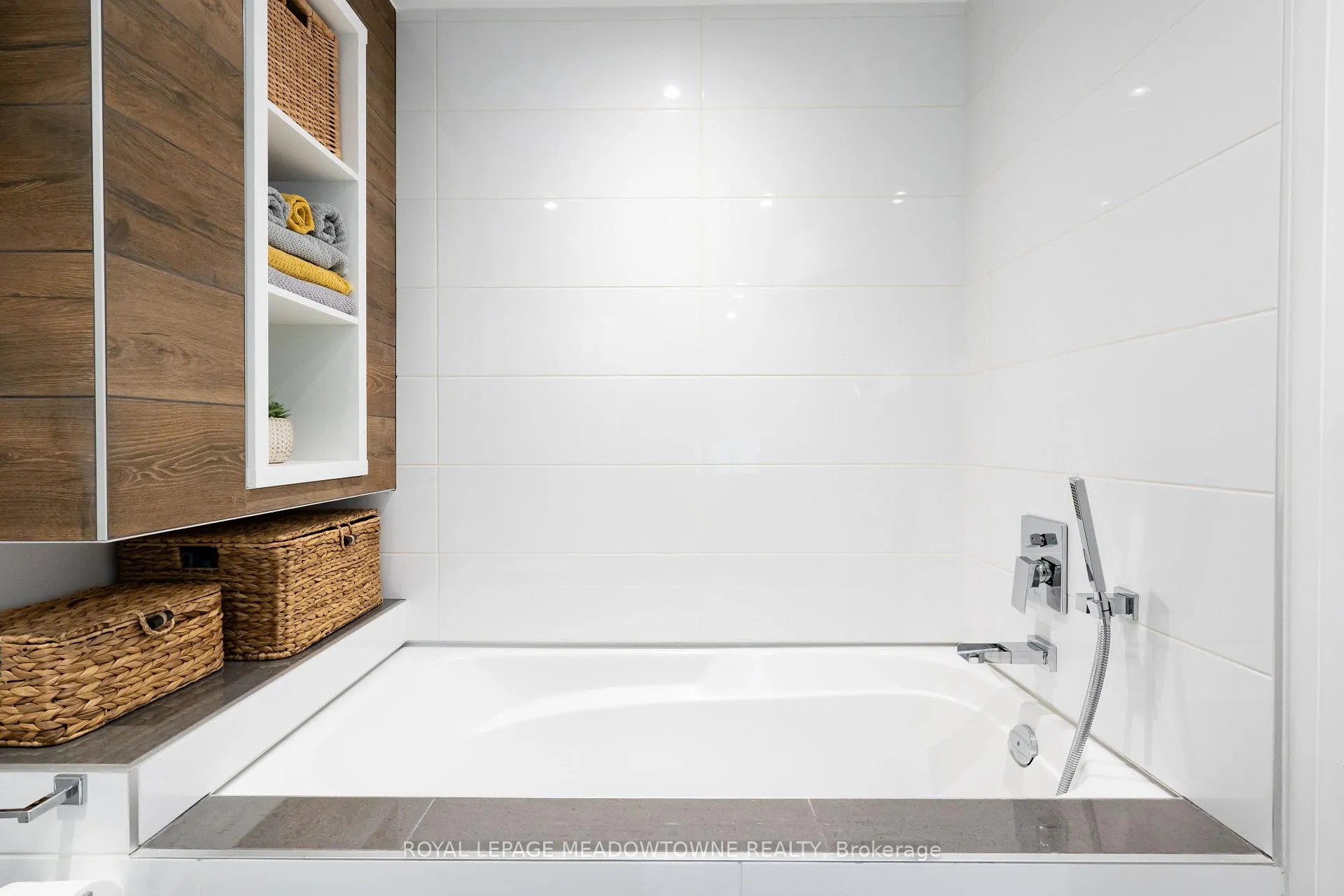 Photo 32 of 26 Emperor Drive, Brampton, Vales of Castlemore — HOMEH