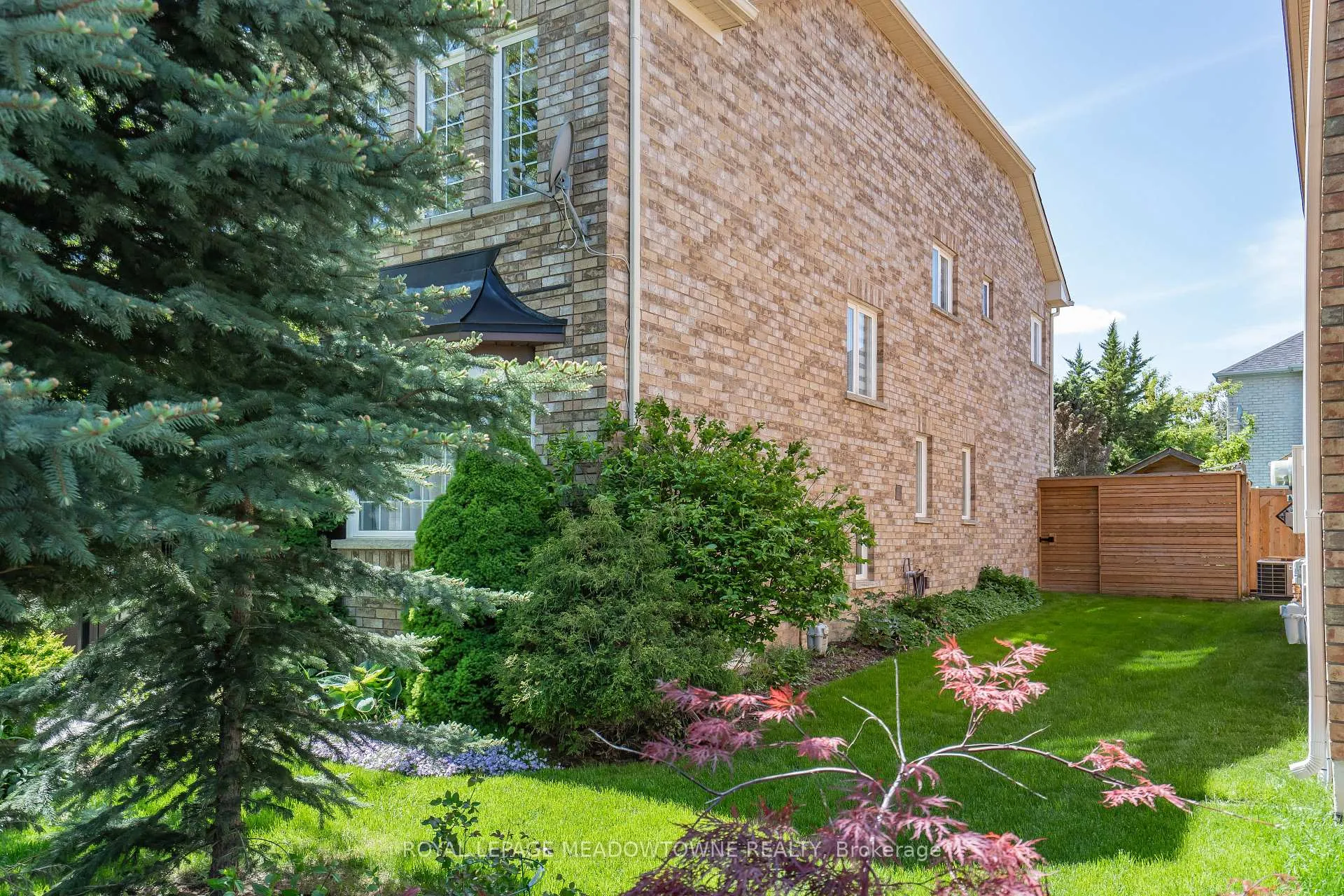 Photo 48 of 26 Emperor Drive, Brampton, Vales of Castlemore — HOMEH