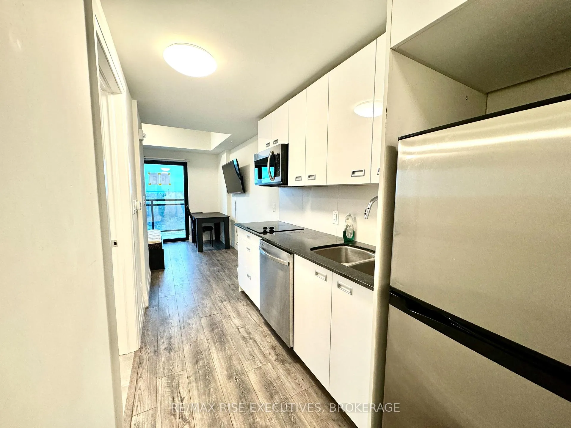 Photo 3 of Unit 711, 652 Princess Street, Kingston, Central City East — HOMEH
