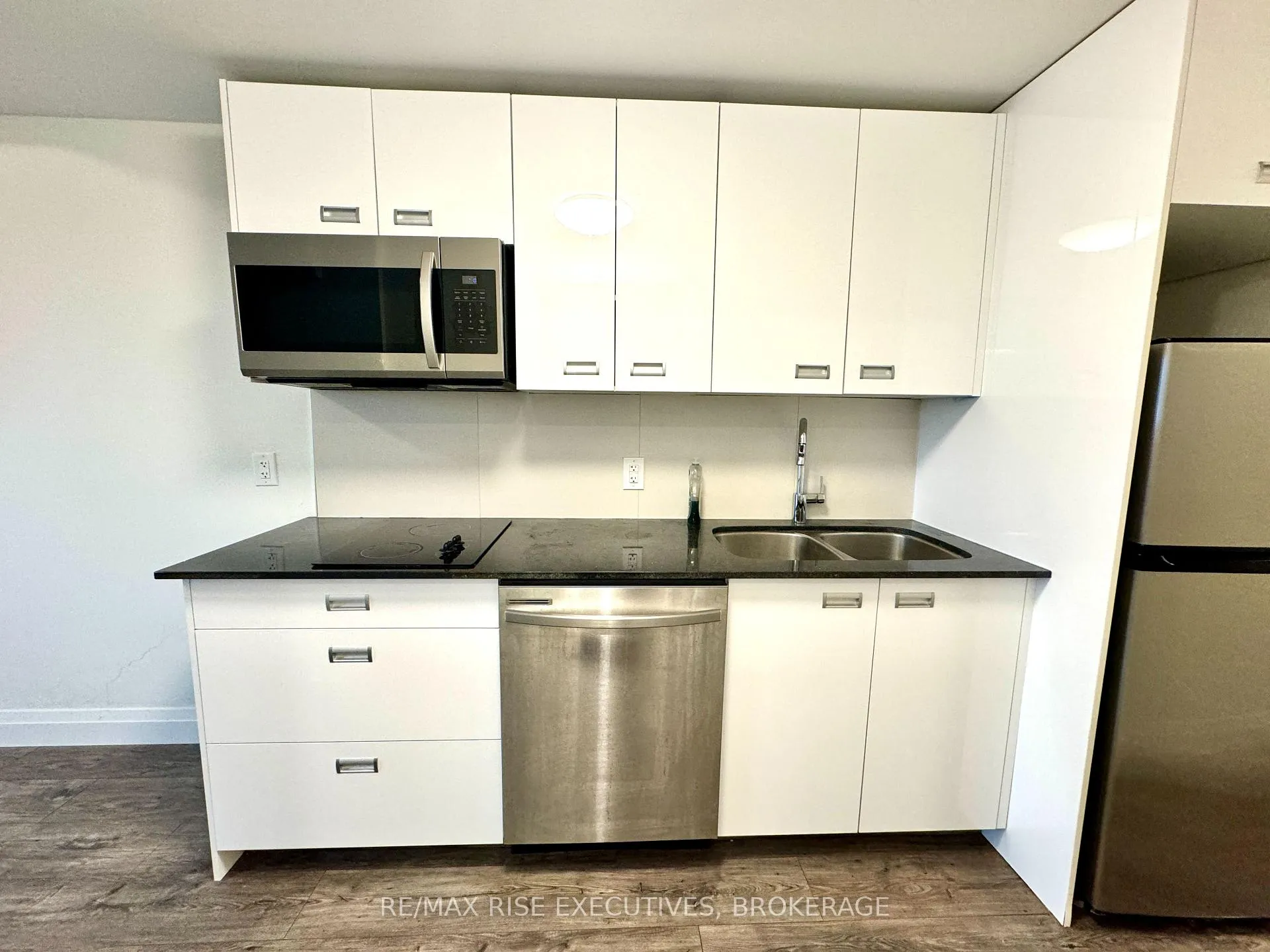 Photo 4 of Unit 711, 652 Princess Street, Kingston, Central City East — HOMEH