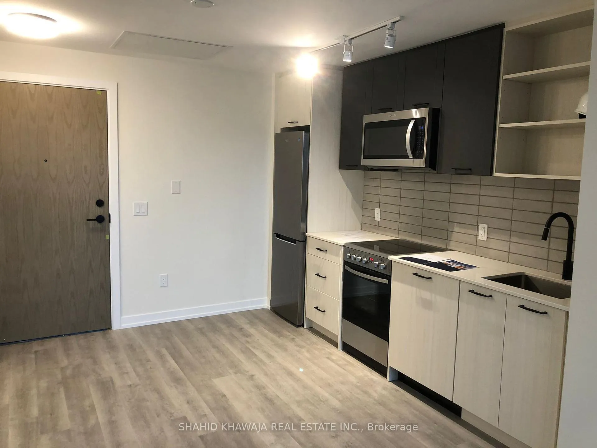Front of Unit 306, 2300 St. Clair Avenue W