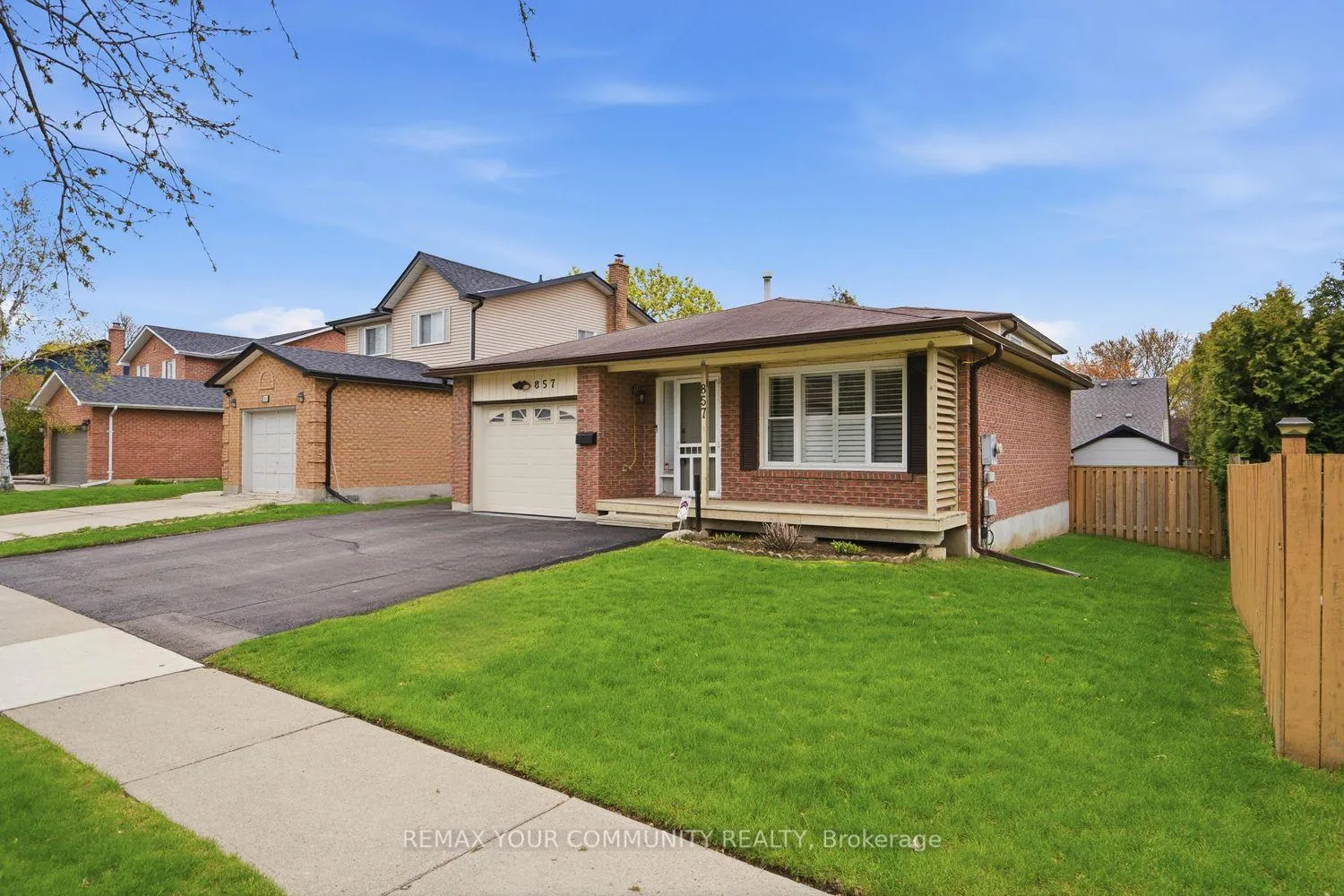 Photo 2 of 857 Copperfield Drive, Oshawa, Eastdale — HOMEH