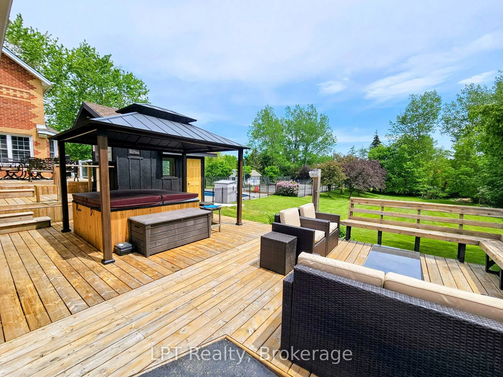 Photo 10 of 16 Cawkers Cove Road, Scugog, Port Perry — HOMEH