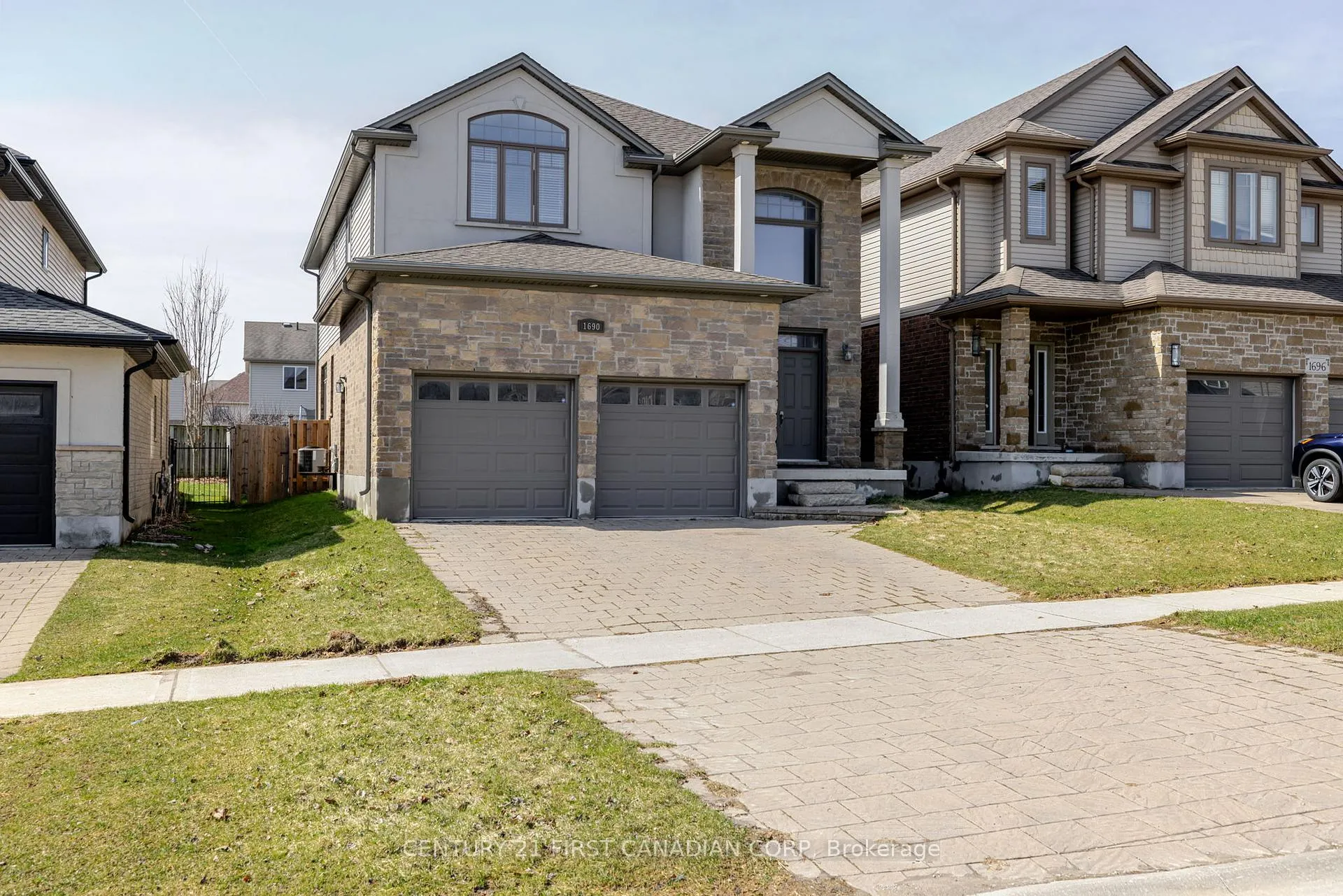 Photo 2 of 1690 Beaverbrook Avenue, London, North M — HOMEH