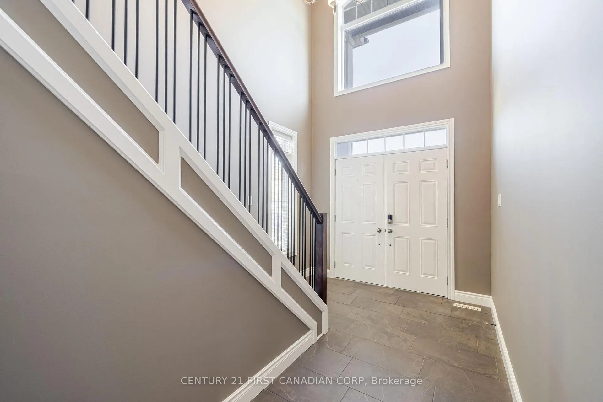 Photo 3 of 1690 Beaverbrook Avenue, London, North M — HOMEH